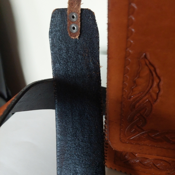 Handmade Leather Shoulder Bag - Picture 3 of 9